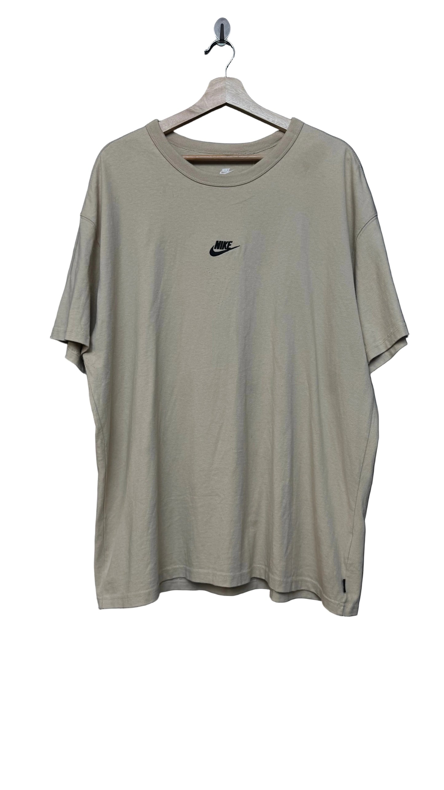 Nike Sportswear Premium Essentials Tee
